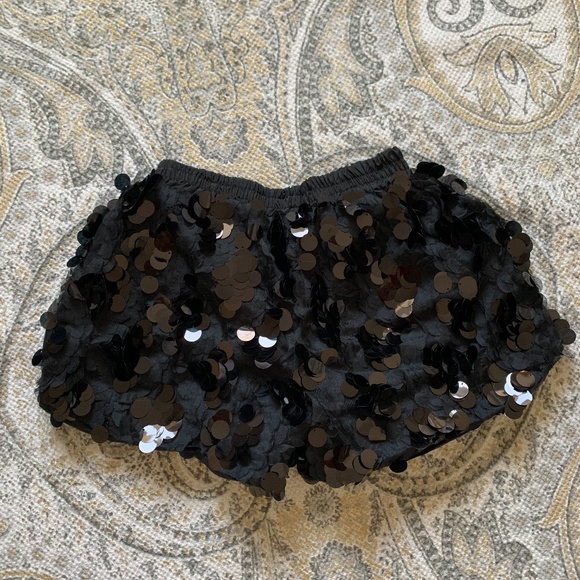 Shorts - Picture 2 of 2